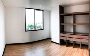 Interior 8